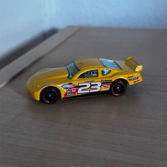 Hot Wheels Y2K Circle Tracker #23 Yellow Track Aces Stock Car 1/64 2008 - Picture 1 of 7